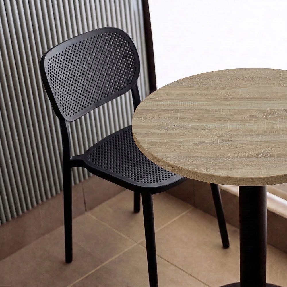 plateau de table sur mesure décor effet chêne bastide pour restaurant bar et bistrot  avec pied de table noir.