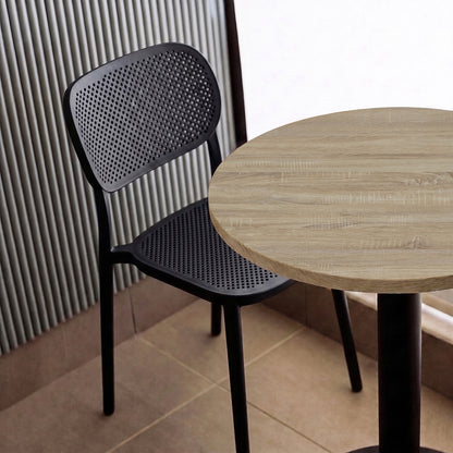 plateau de table sur mesure décor effet chêne bastide pour restaurant bar et bistrot  avec pied de table noir.