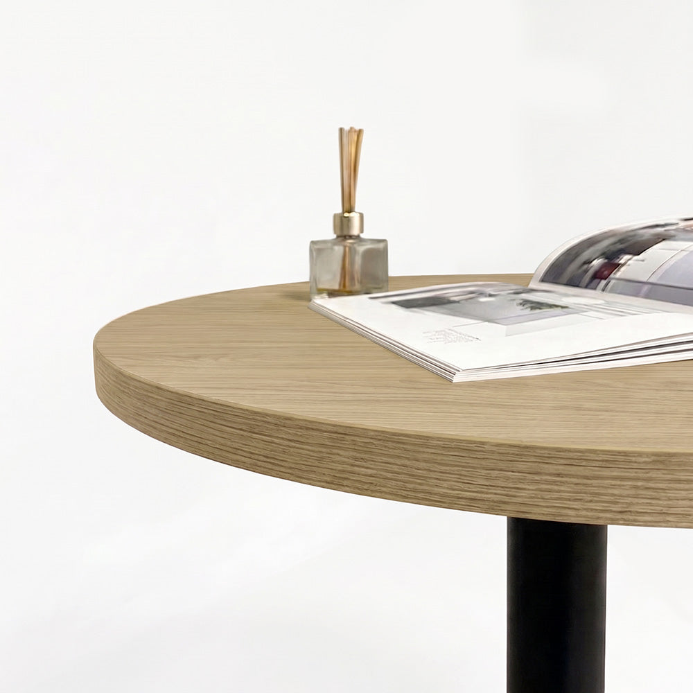 plateau de table sur mesure décor chêne pour restaurant bar et bistrot  avec pied de table noir.