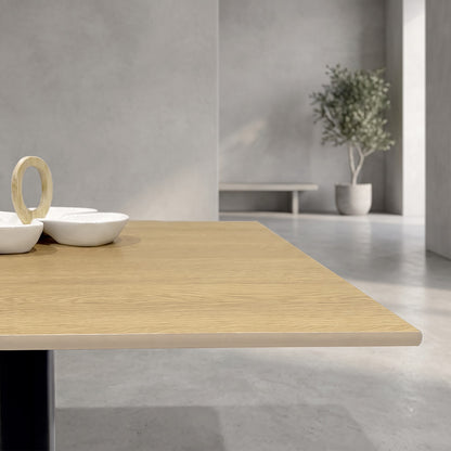 plateau de table sur mesure décor chêne pour restaurant bar et bistrot  avec pied de table noir.