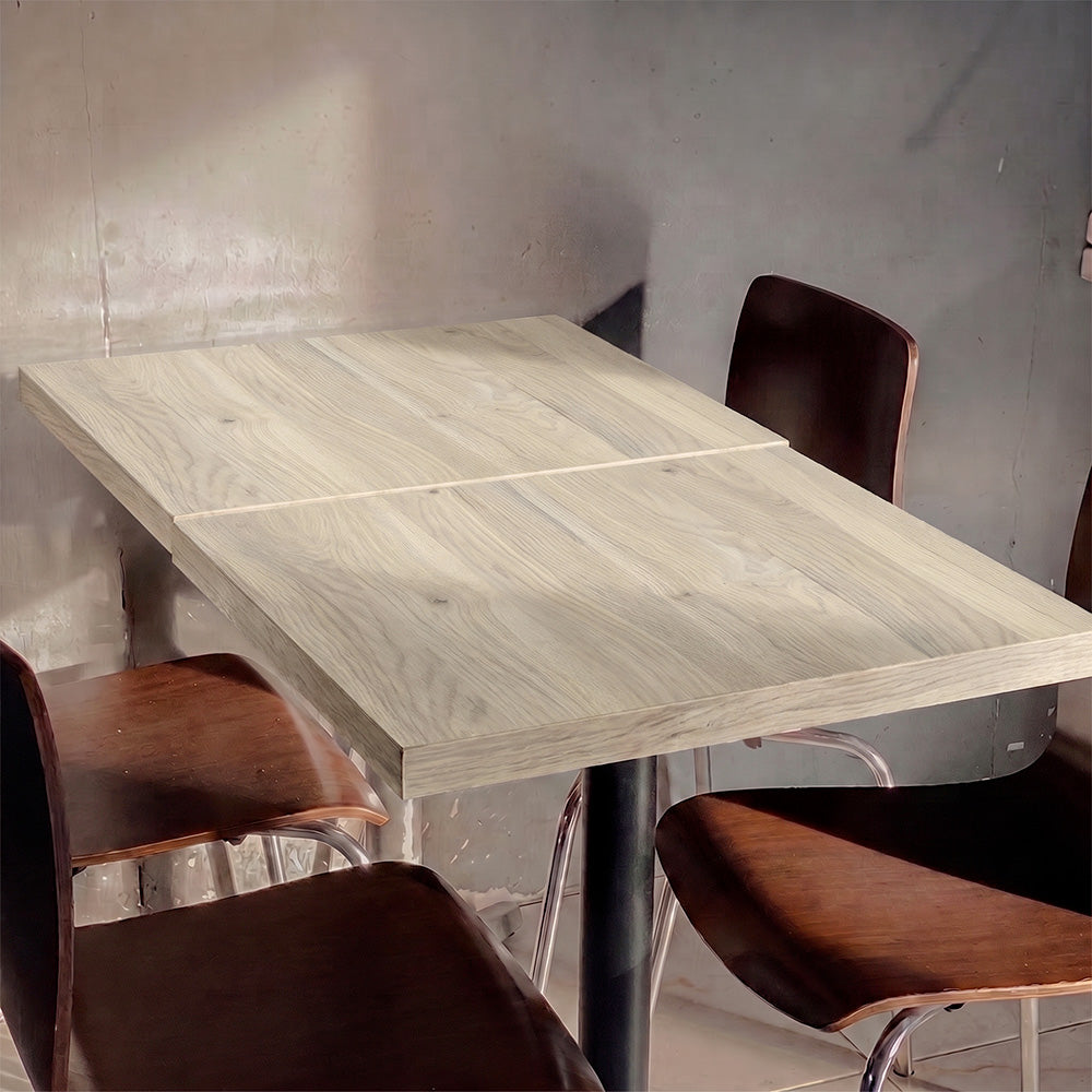 plateau de table sur mesure décor chêne pour restaurant bar et bistrot  avec pied de table noir.
