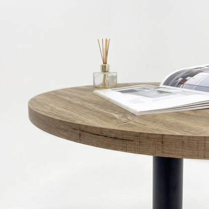 plateau de table sur mesure décor chêne pour restaurant bar et bistrot  avec pied de table noir.