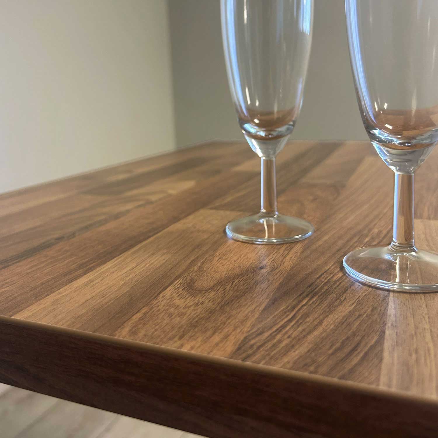 plateau de table sur mesure restaurant noyer lamellé restootab
