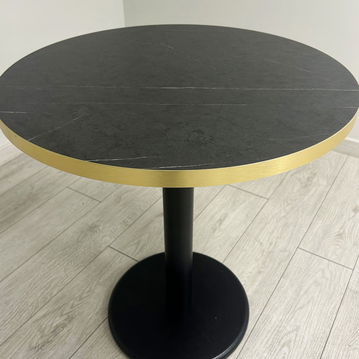 plateau de table sur mesure restaurant marquina restootab