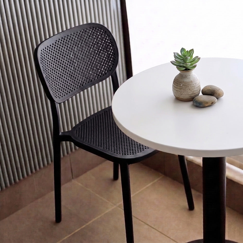plateau de table sur mesure décor unis blanc pour restaurant bar et bistrot  avec pied de table noir.