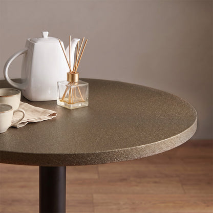 plateau de table sur mesure décor unis marron pailletes  brillant pour restaurant bar et bistrot  avec pied de table noir.