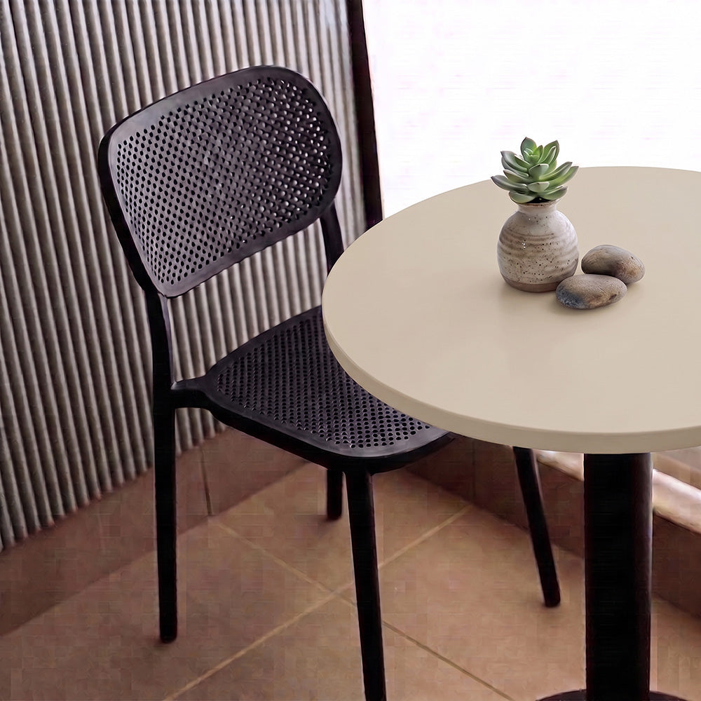 plateau de table sur mesure décor unis beige pour restaurant bar et bistrot  avec pied de table noir.