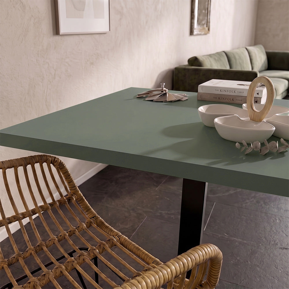 Customizable Comodoro green table top