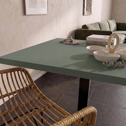 Customizable Comodoro green table top