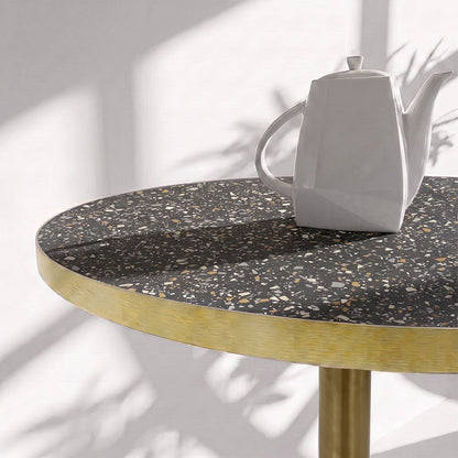 plateau de table sur mesure décor terrazzo  pour restaurant bar et bistrot  avec pied de table doré.