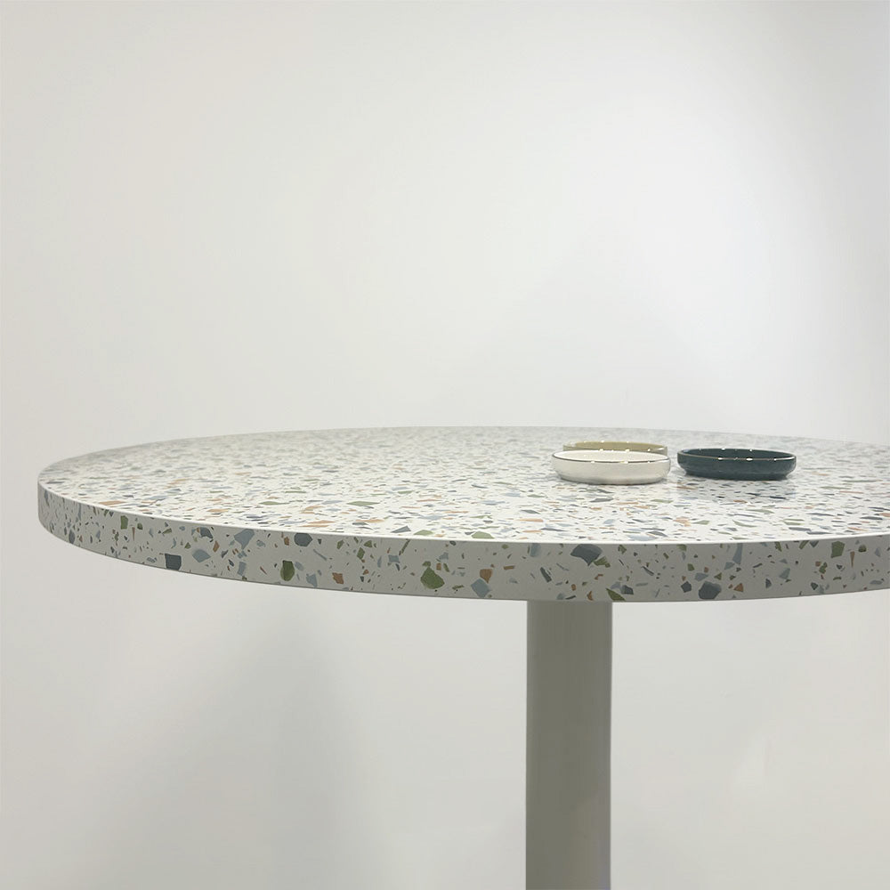 plateau de table sur mesure en terrazo, colorée
