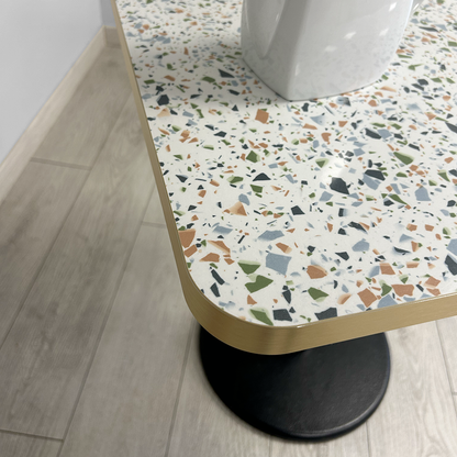 plateau de table sur mesure décor terrazzo coloré