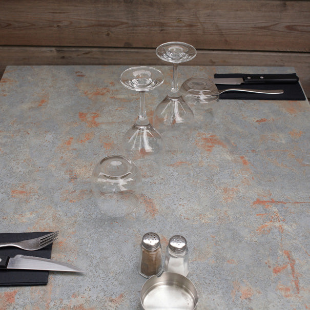 plateau de table sur mesure restaurant gris rouille RestooTab