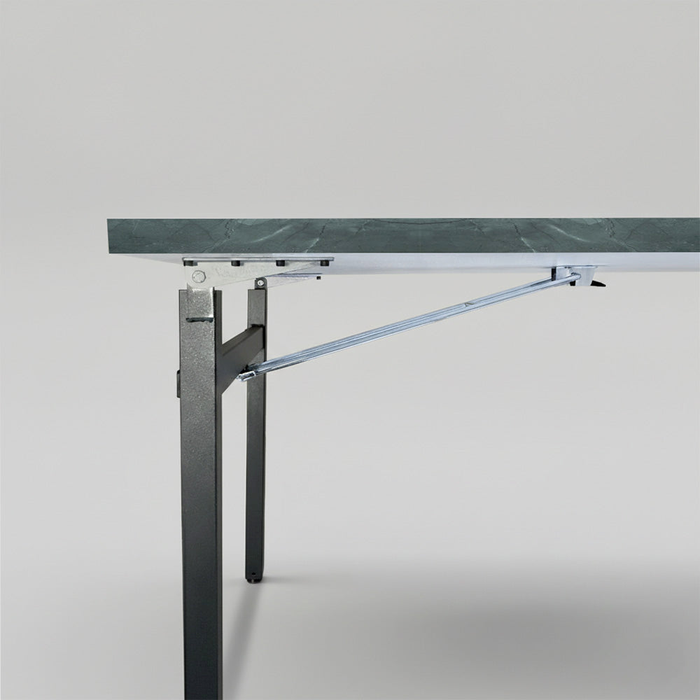Table rectangulaire pliante d'intérieur pour restaurant et hôtel, structure en acier et plateau en bois aggloméré. décor marbre vert